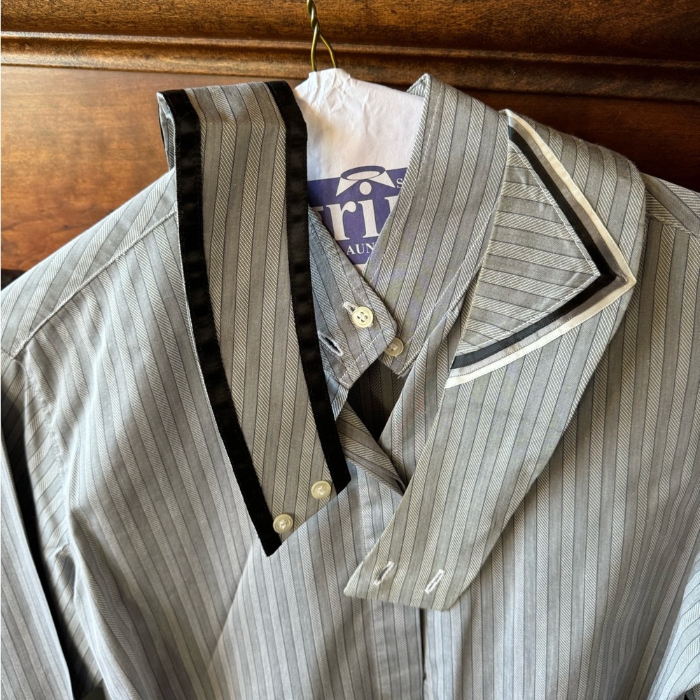 Marigold English riding shirt.  Ladies Size 32. Comes with 2 collars.